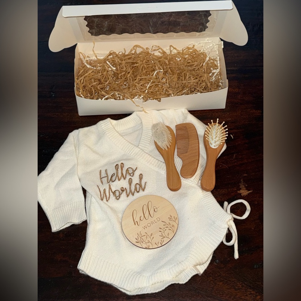 Hello World Gender Neutral Baby Gift Set